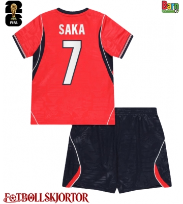 England Bukayo Saka #7 Borta Kläder Barn VM 2026 Kortärmad (+ Korta byxor)